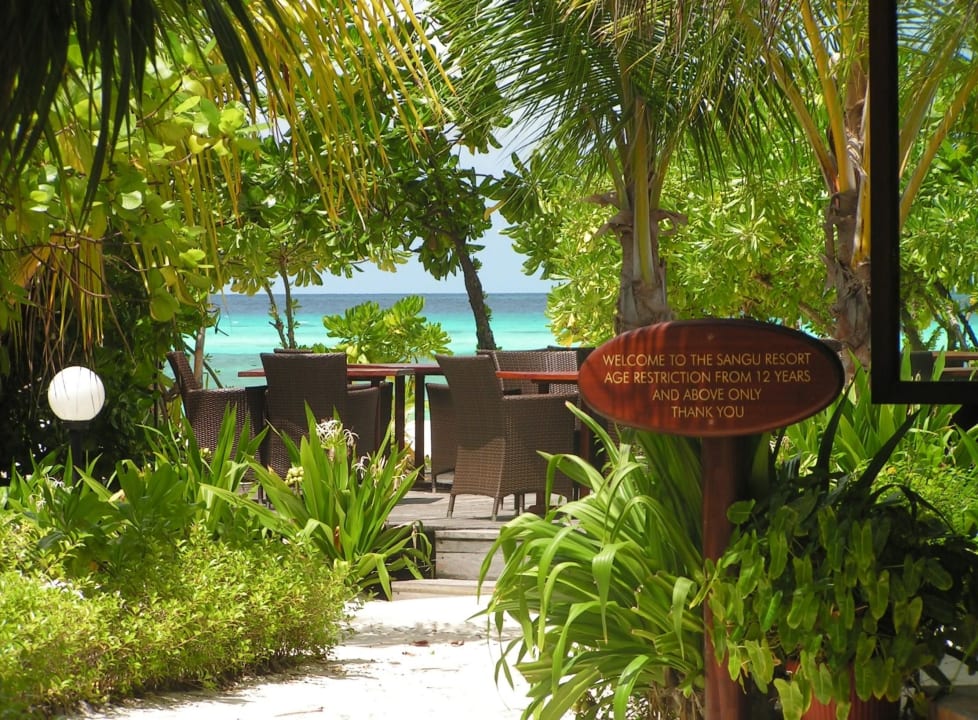 Bar Kuredu Island Resort & Spa