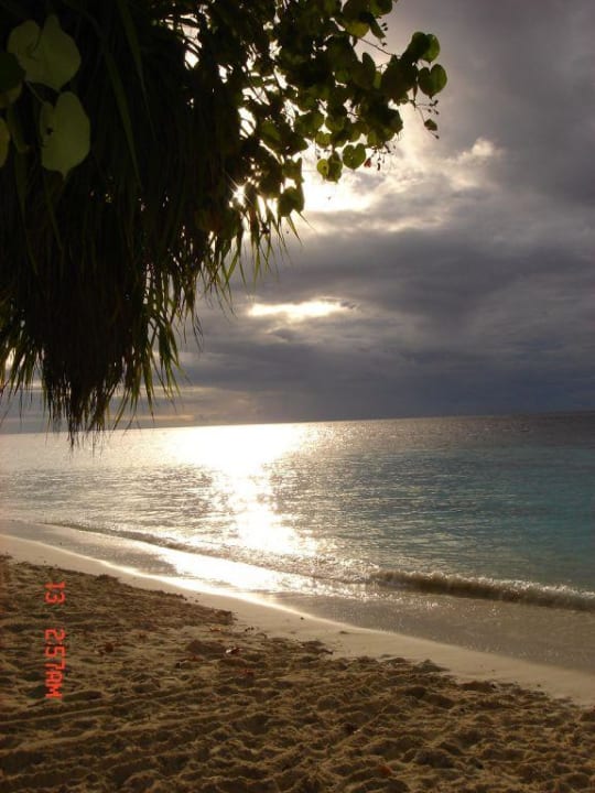 Sonnenaufang Vilamendhoo Island Resort & Spa