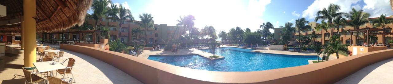 Pool - Blick von der Poolbar zum Strand Viva Azteca by Wyndham - All Inclusive Resort