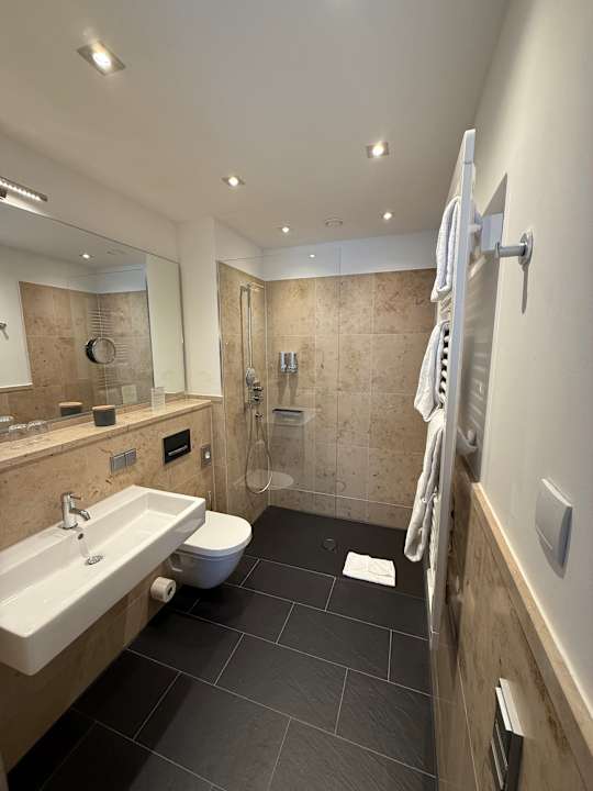 Zimmer Qube Hotel Bahnstadt