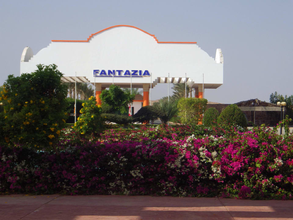 Hoteleingang Fantazia Resort Marsa Alam