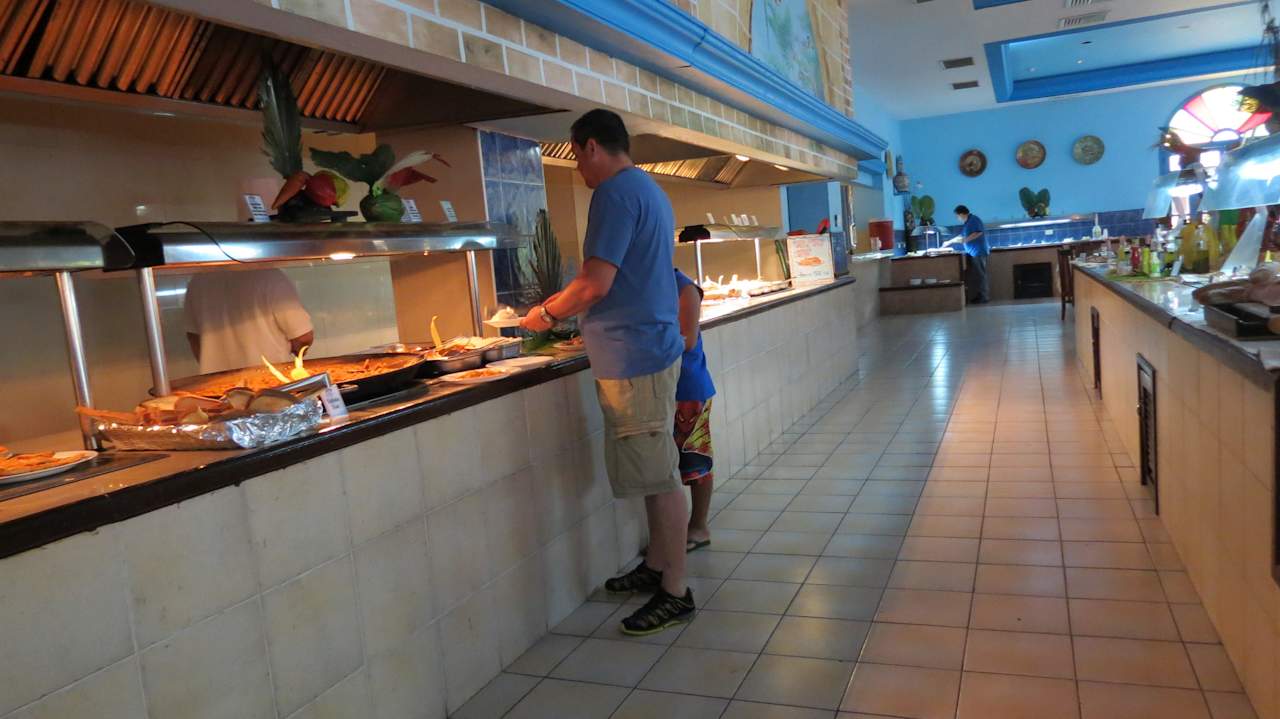Main restaurant buffet Hotel Roc Barlovento