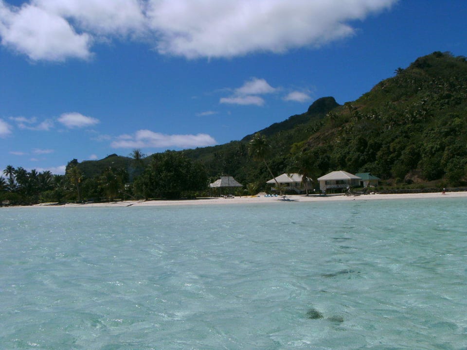 Blick von der Lagune auf die beiden Bungalows Pension Maupiti Residence
