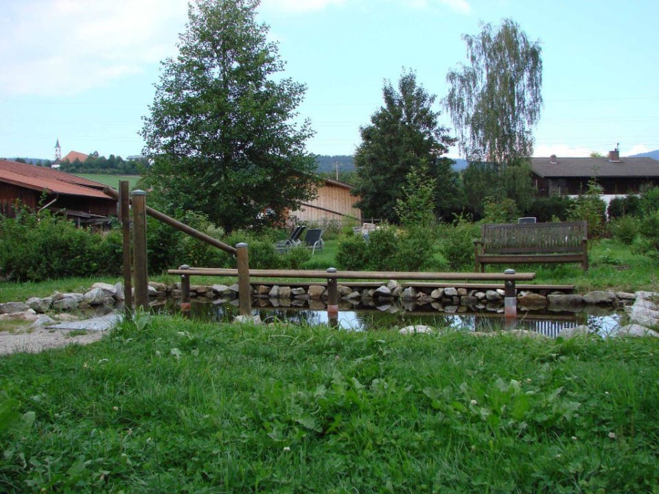 Kneippbecken mit Liegewiese Hotel Herzog Heinrich
