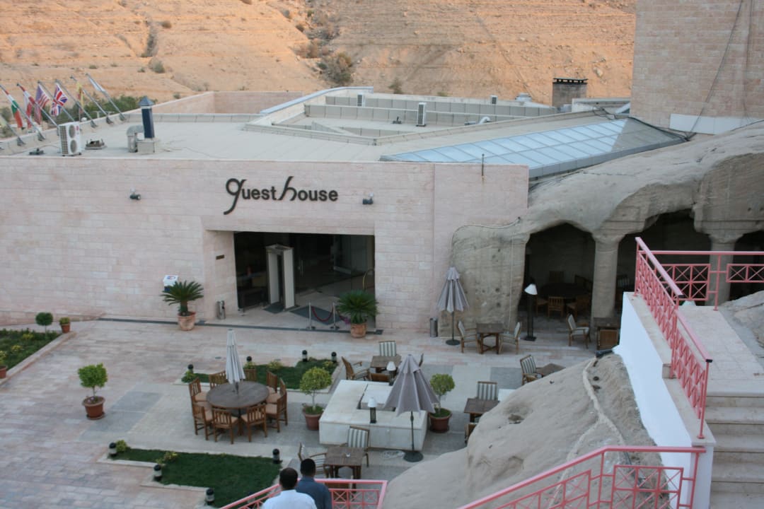 Blick auf Zugang zur Lobby Petra Guest House Hotel