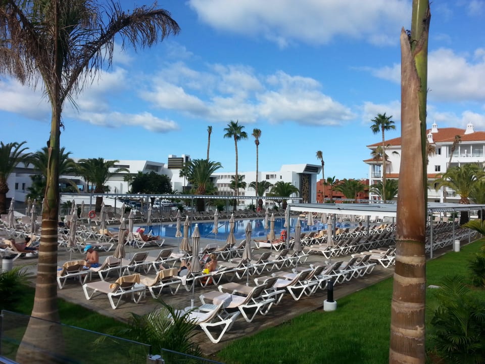 Einer der beiden Pools Hotel Riu Arecas - Adults only