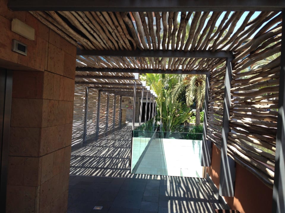 Gang 4. Etage Salobre Hotel Resort & Serenity