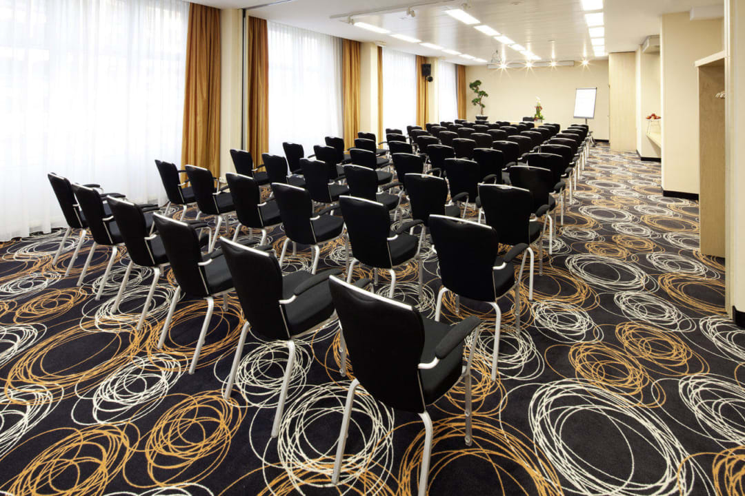 Tagungsraum  Mövenpick Hotel Nürnberg Airport