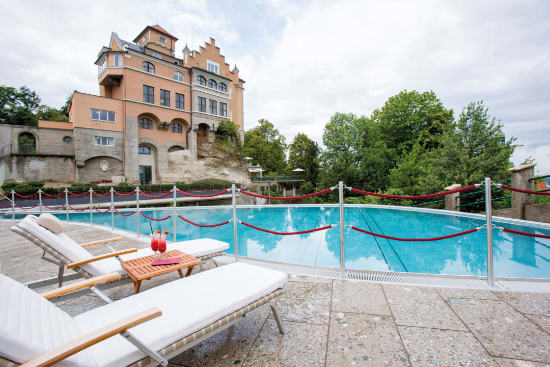 Pool Hotel Schloss Mönchstein