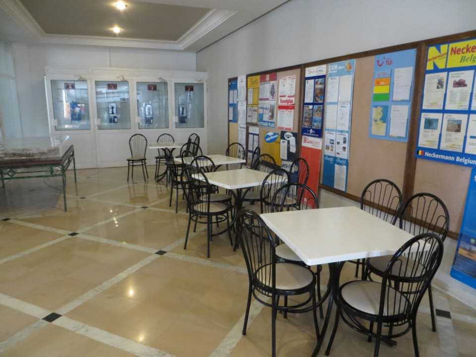 Veranstalterecke mit öffentlichen Telefonen El Mouradi Club Kantaoui