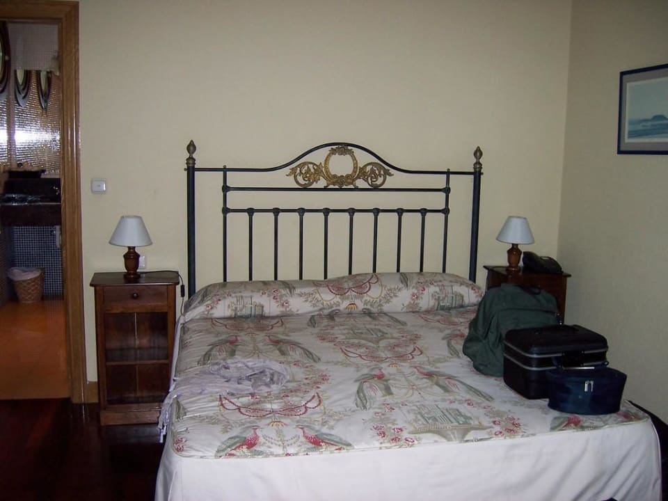 Schlafzimmer Hotel Roca Mollarri