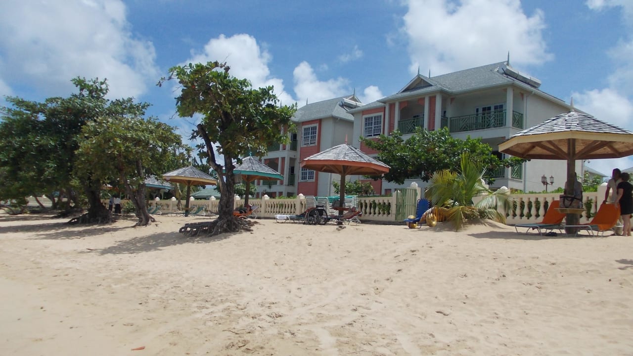 Strand Bay Gardens Beach Resort