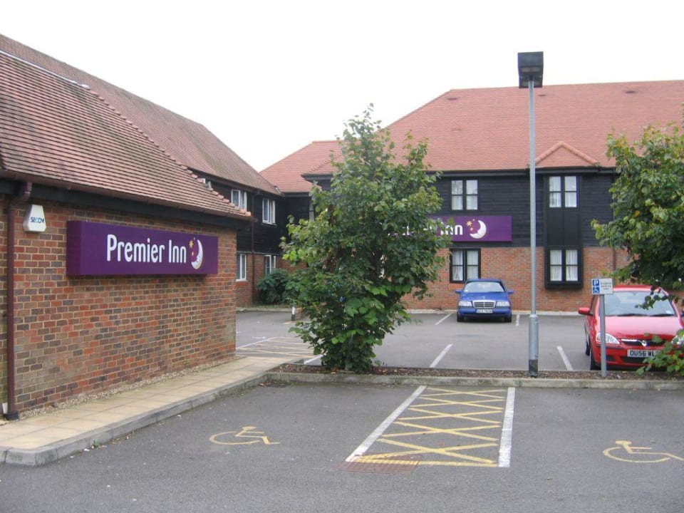 Nicht nur Zimmer , auch Parkplätze für Behinderte Hotel Premier Inn Aylesbury
