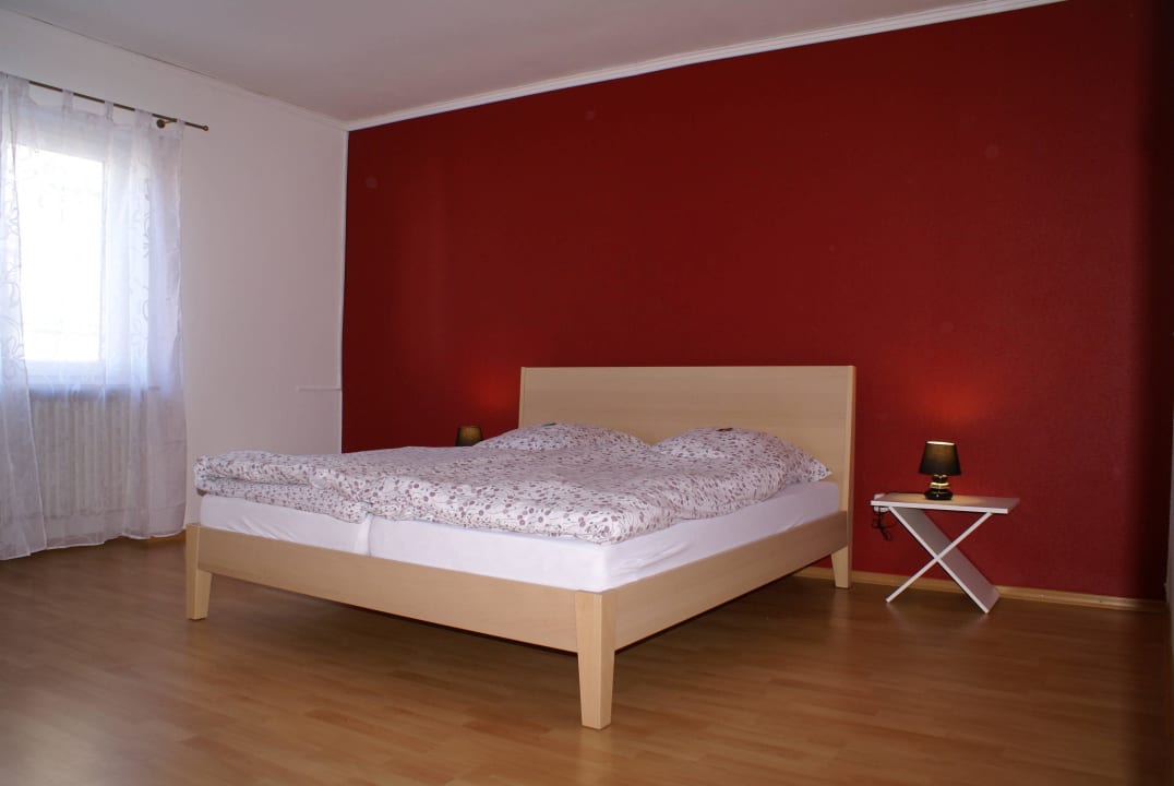 Ferienwohnung 9: Schlafzimmer  1 Pension Lindenhof