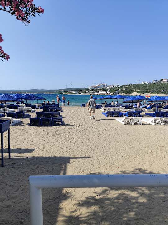 Strand Club Resort Atlantis