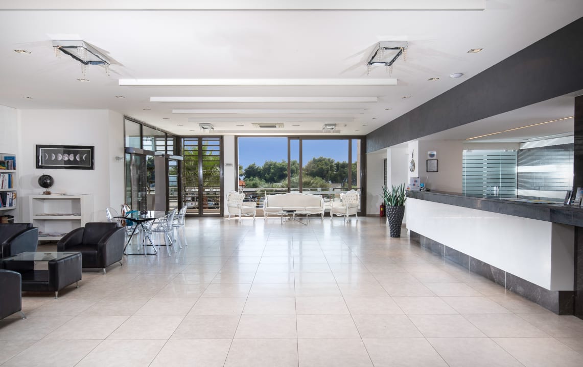 Lobby Lagomandra Hotel & Spa
