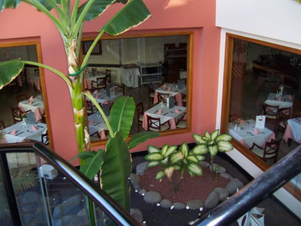 Souterrain vor dem Resstaurant Hipotels La Geria