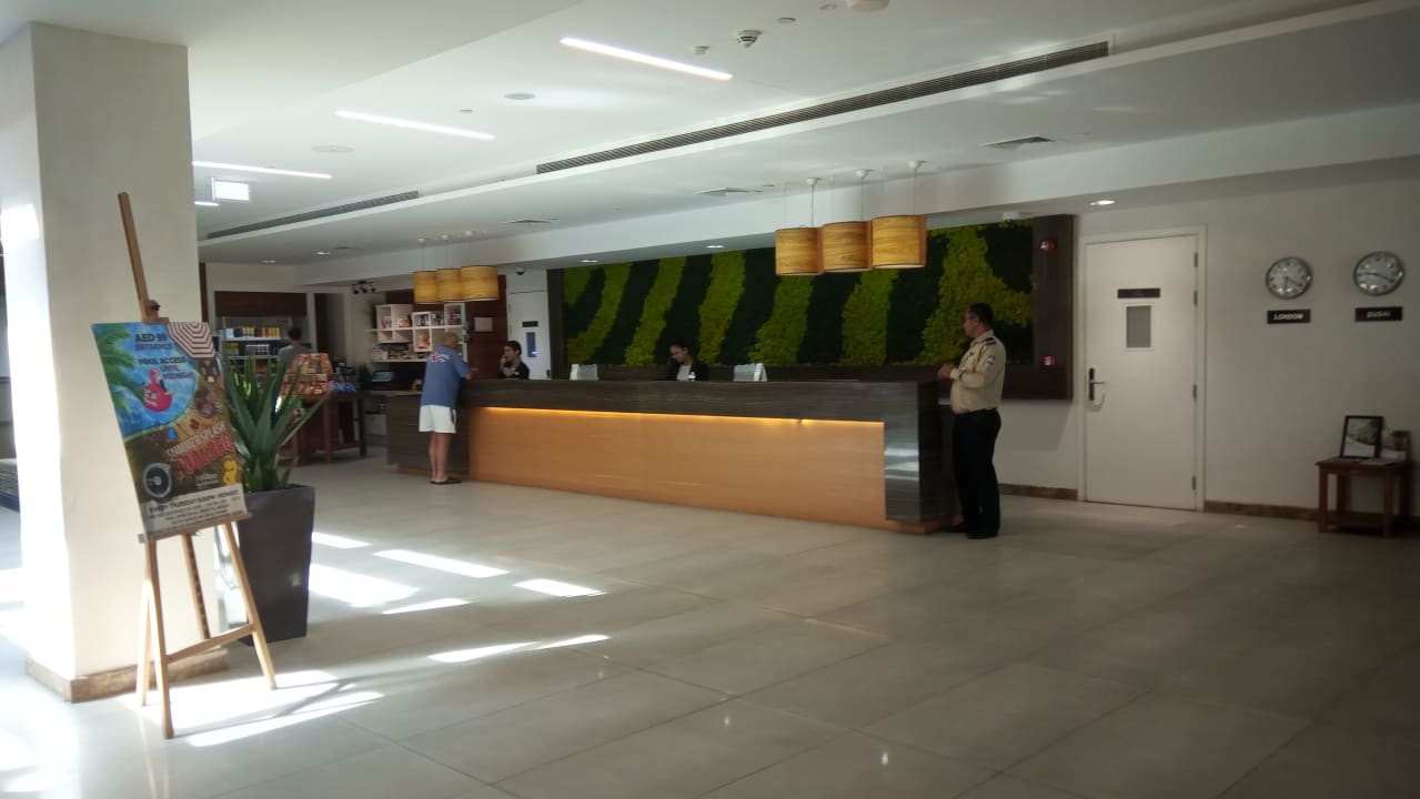 Lobby Hilton Garden Inn Ras Al Khaimah