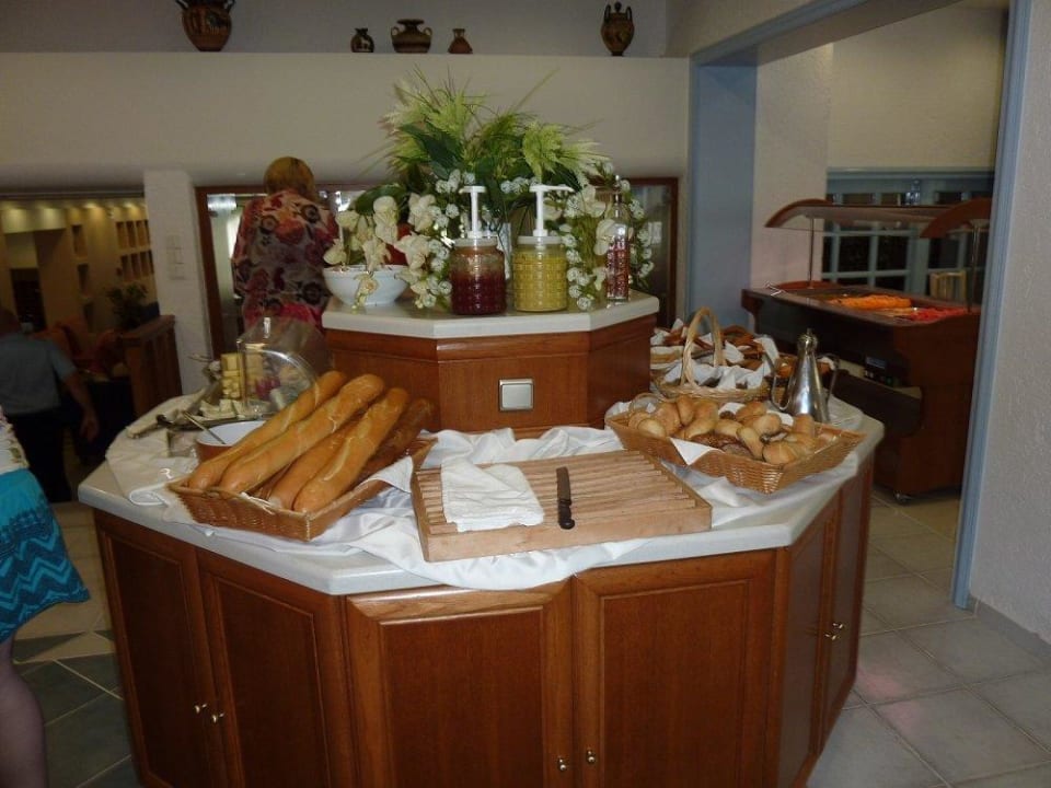 Gebäckbar zum Abendessen Hotel Ariadne Beach