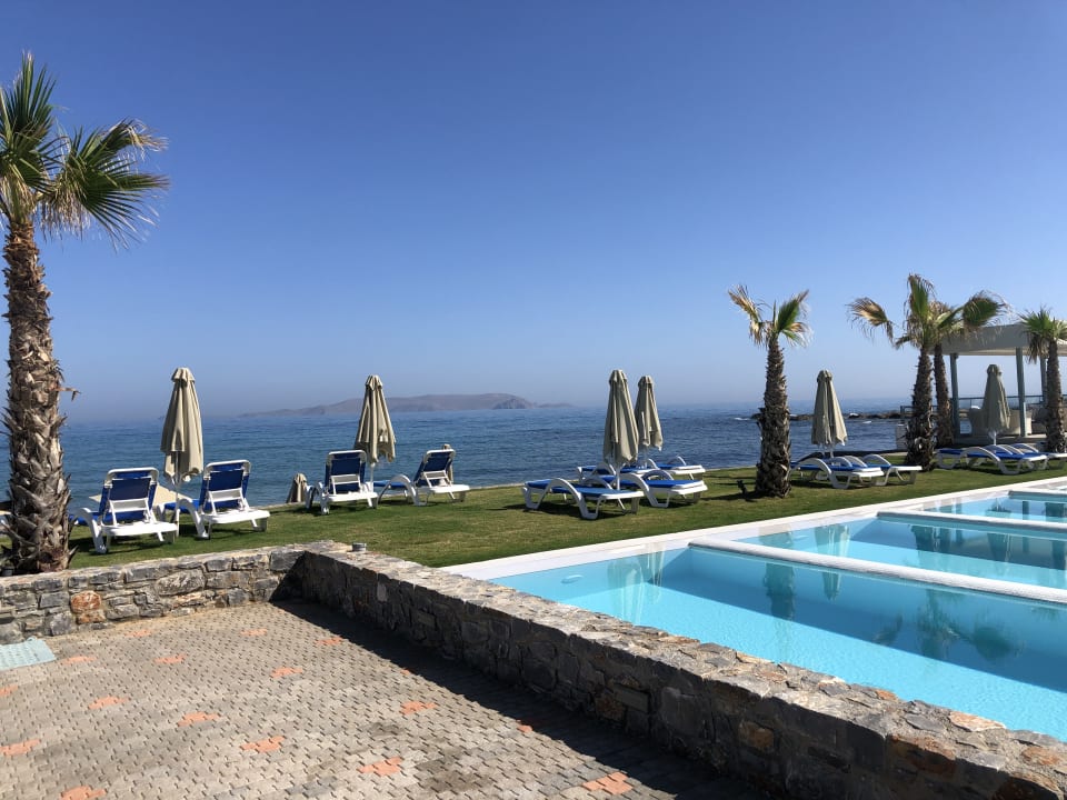 Pool Arina Beach Resort