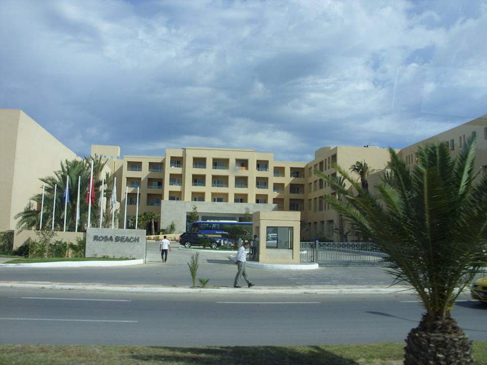 Hotel von draußen Hotel Rosa Beach