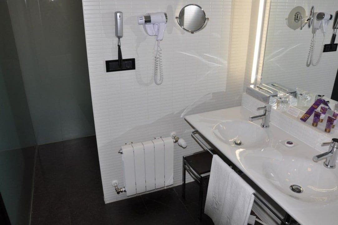 Bad zum DZ 3 Hotel Parador de Antequera