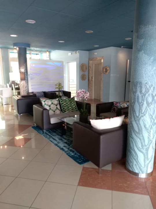 Lobby Villaggio Hemingway