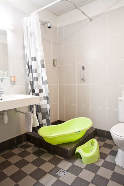 Family room - bathroom Rija Domus Hotel