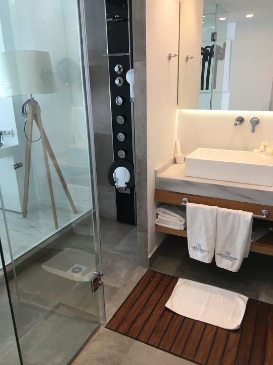 Offenes Bad in der Suite  Lichnos Beach Hotel & Suites