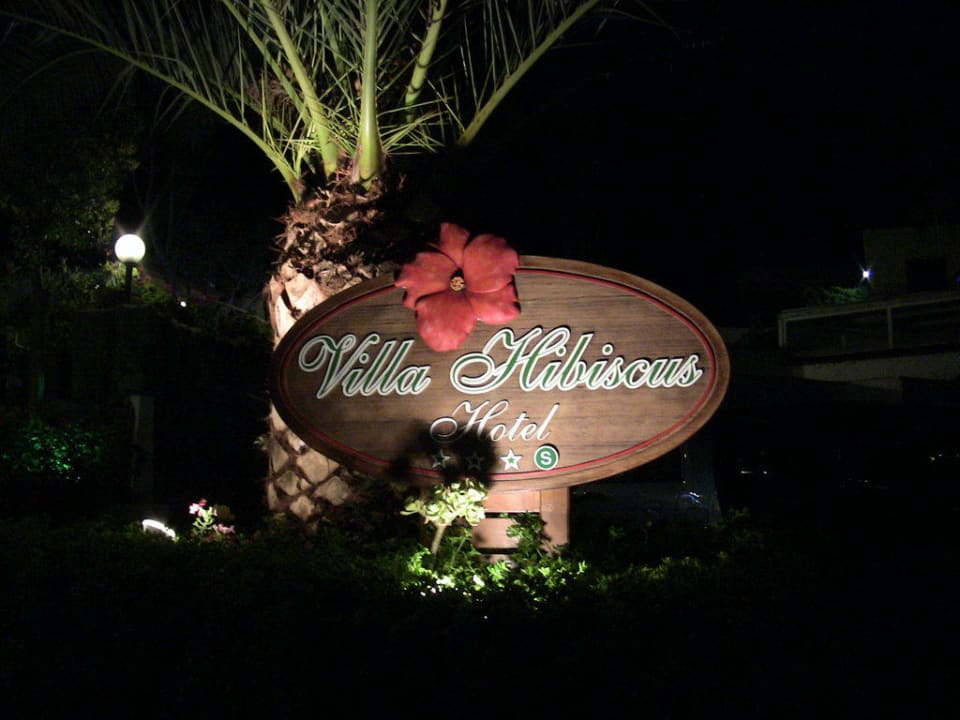 Vchod do areálu hotelu Hotel Villa Hibiscus