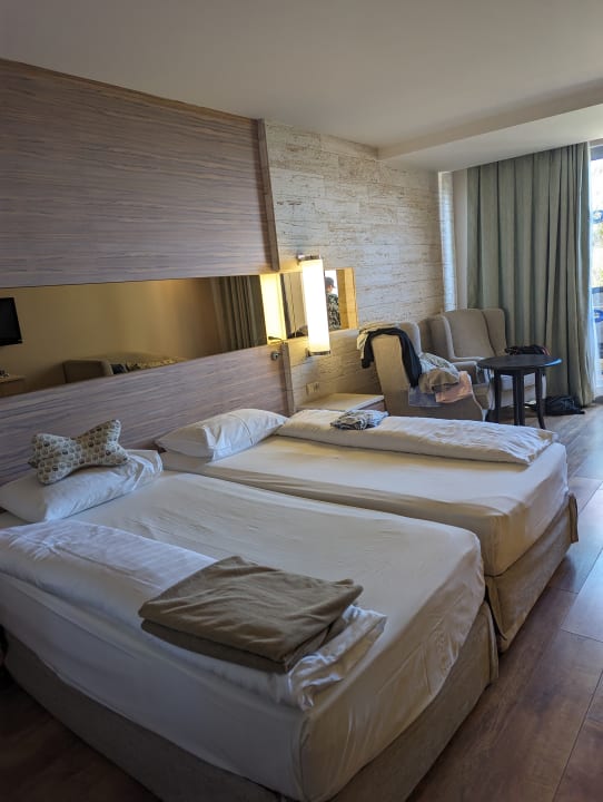 Zimmer Melas Resort Hotel