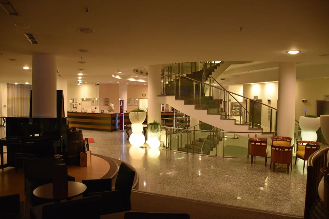 Lobby Mercure Hotel Berlin Tempelhof