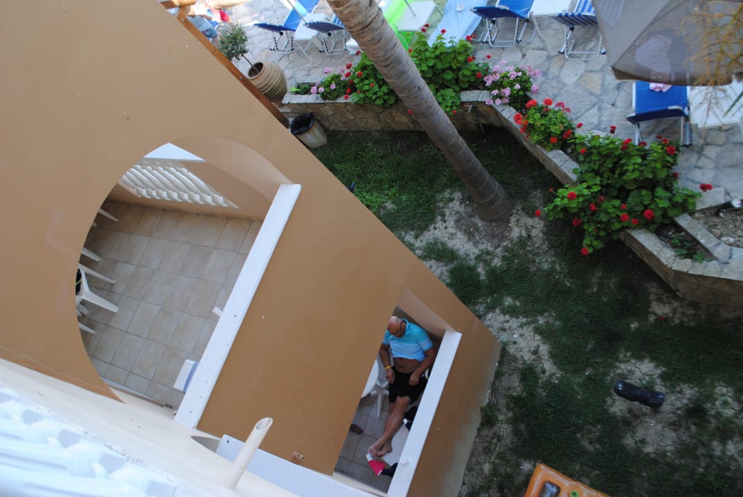 Widok z balkonu Hotel Zante Village