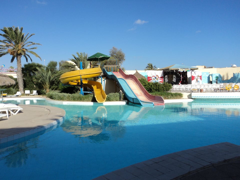 Rutschen bitte nicht, haben Kinder bluten gesehen  The Ksar Djerba Charming Hotel & SPA