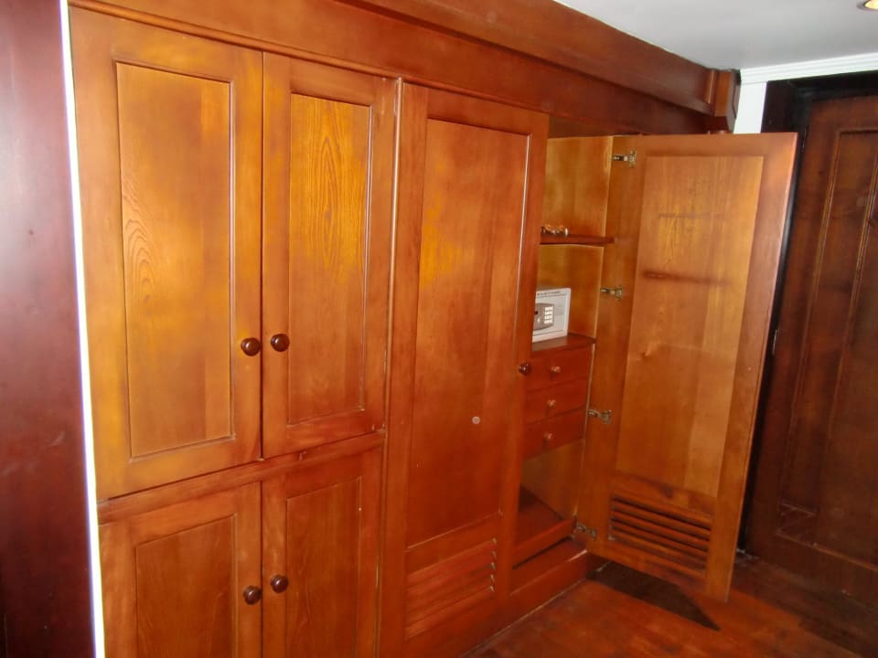 Schrank/Safe Royal Palms Beach Hotel