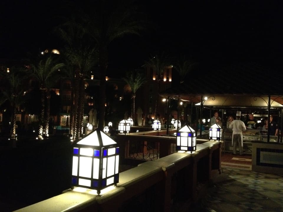 Terrasse beim Abendessen The Grand Resort