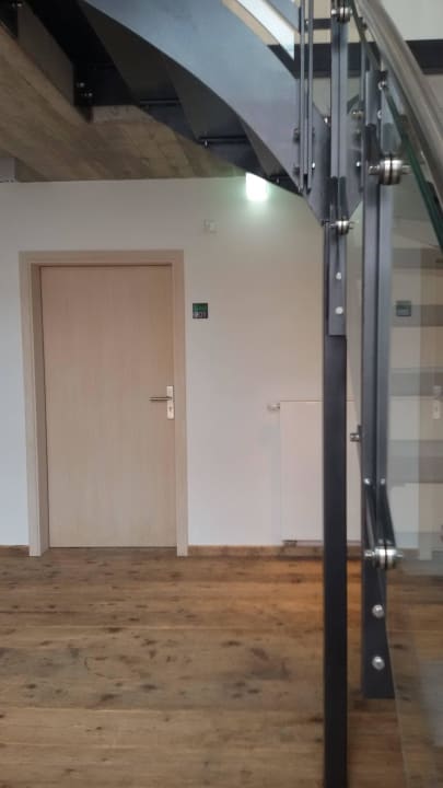 Alter Fußboden im Eingangsbereich Die KRONE - Hotel Garni