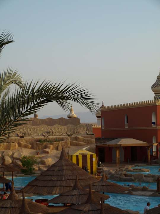 Basen głowny Pickalbatros Alf Leila Wa Leila Resort - Neverland Hurghada