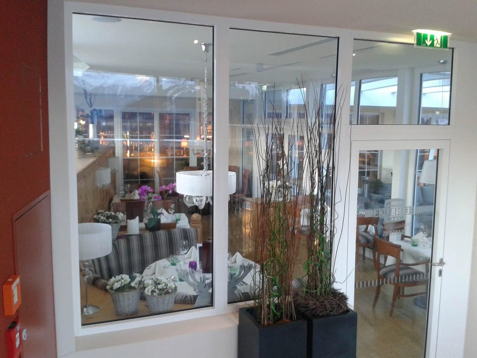 Aufgelockerter Speisesaal Hotel Fernblick Montafon