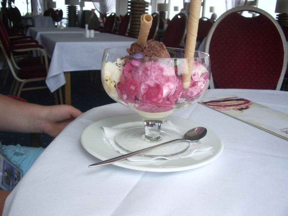 Leckeres Eis AHORN Berghotel Friedrichroda