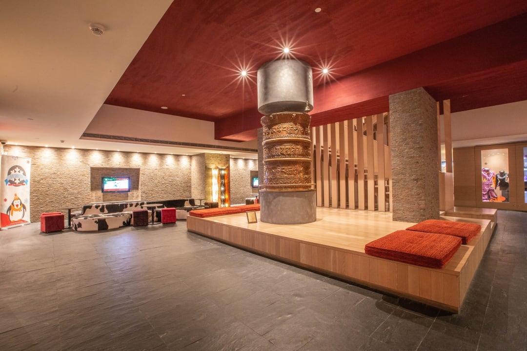 Lobby Hotel Himalaia Baqueira by Pierre & Vacances