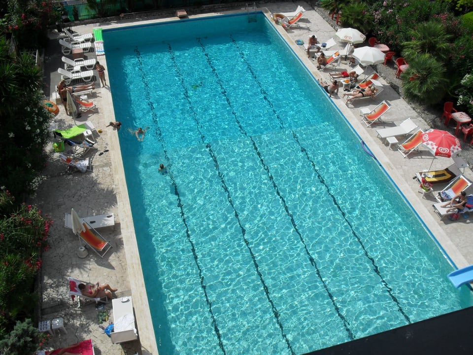 La piscina olimpionica Hotel Perla Marina