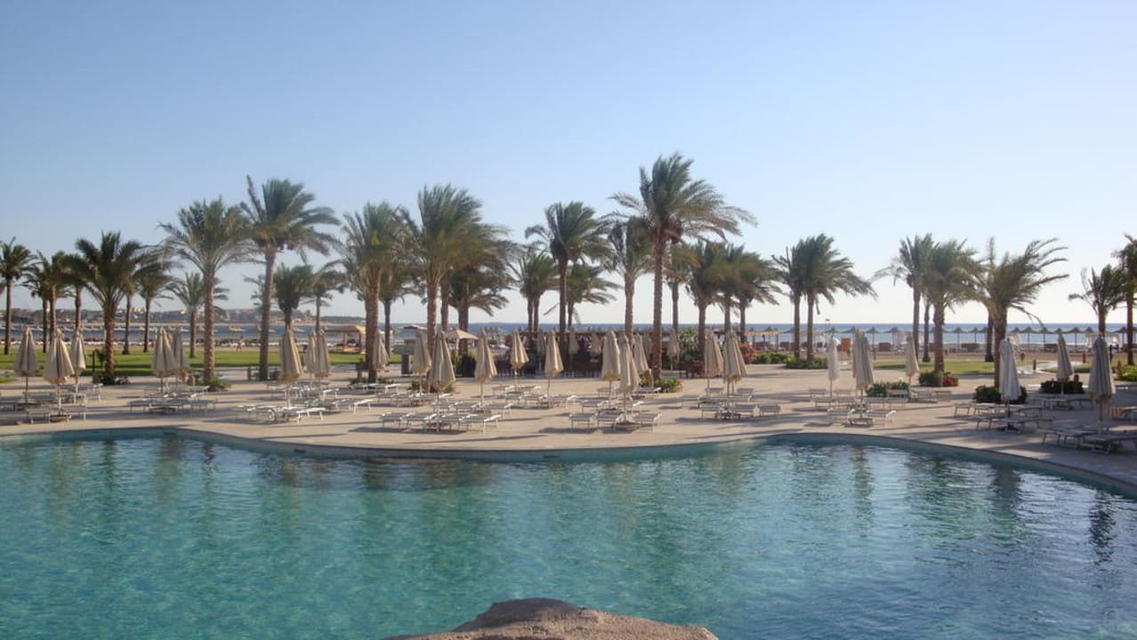 Blick vom Pool auf das Meer Stella Beach Resort & Spa Makadi Bay