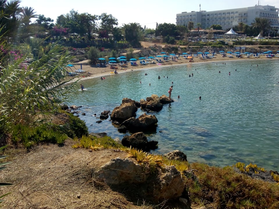 Strand Crystal Springs Beach Hotel