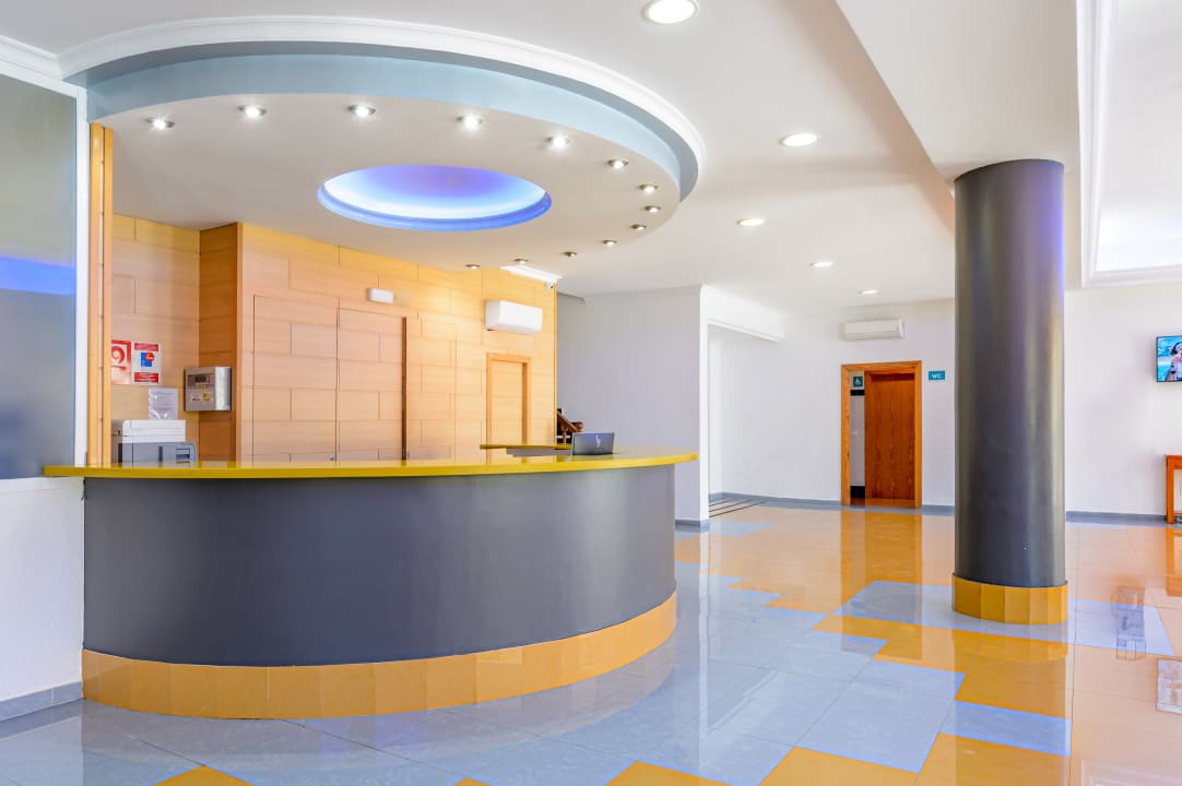 Lobby Aparthotel Vibra Bay