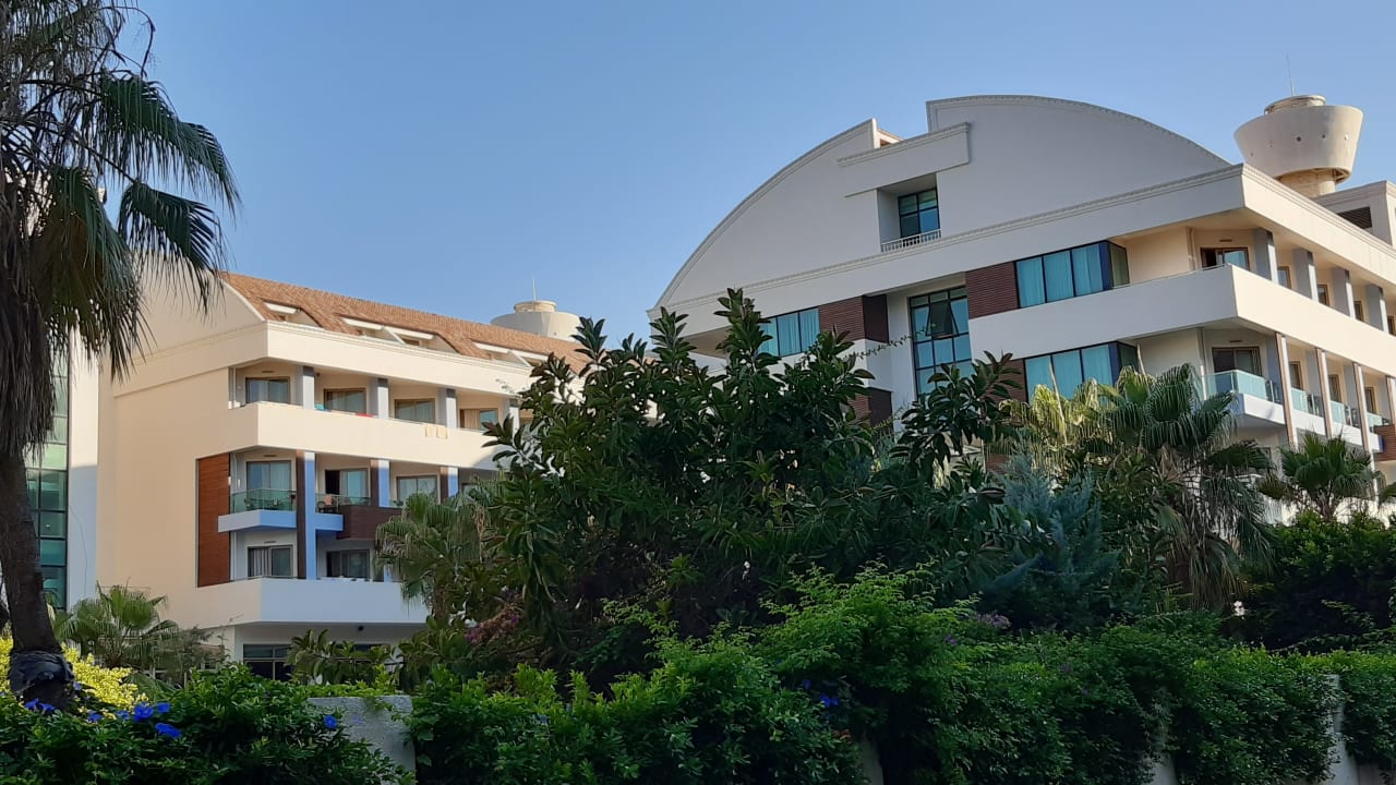 Außenansicht Port Side Resort Hotel