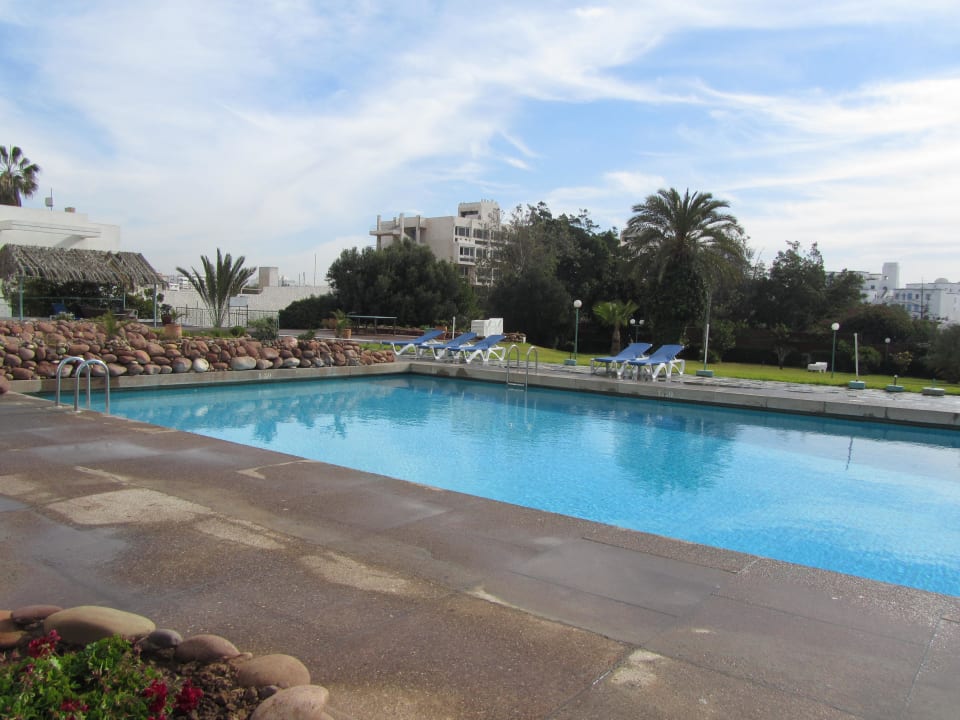 Basen Anezi Tower Hotel