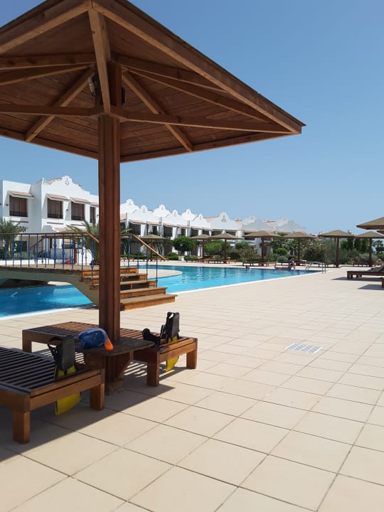 Pool Lahami Bay Beach Resort