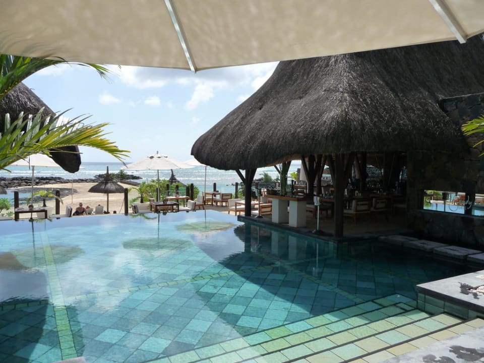 Pool 2 Restaurant Veranda Pointe aux Biches Hotel