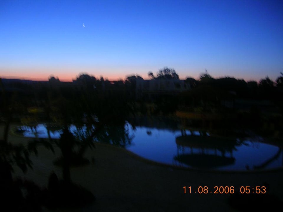 kurz vor Sonnenaufgang Hotel African Queen